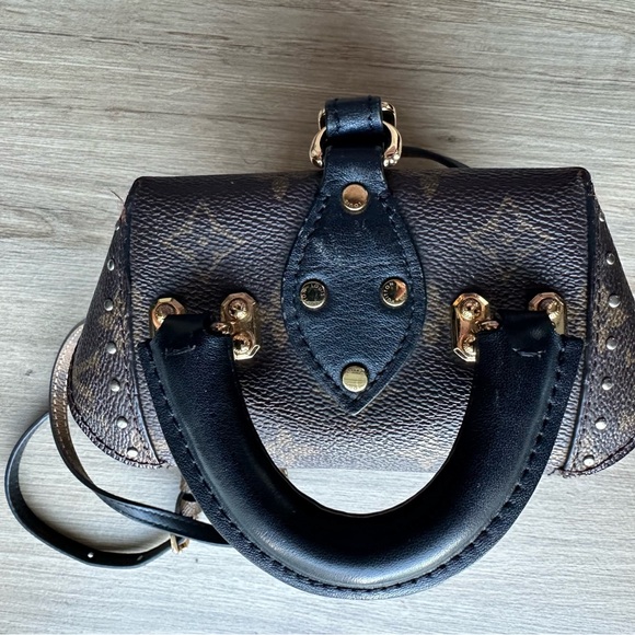 Louis Vuitton Brown Monogram Crossbody Bag - Picture 5 of 10